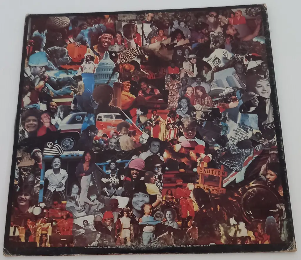 Sly & The Family Stone, There's A Riot Goin' On Image 1++